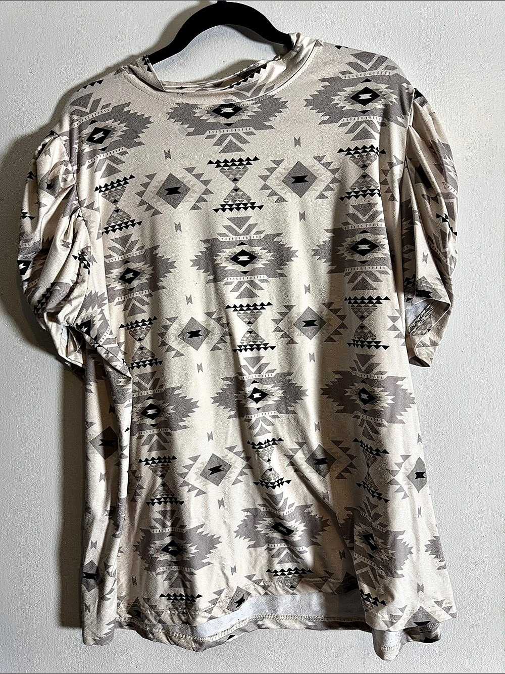 Sterling Kreek Aztec Short Sleeve Top Size 2X Like New